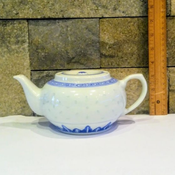 Rice pattern white & Blue Chinese 50's, Tea pot w/ 2 matching cups. - Picture 9 of 12